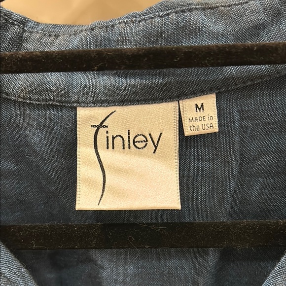 Chic Denim Ruffled Dress - Picture 2 of 4